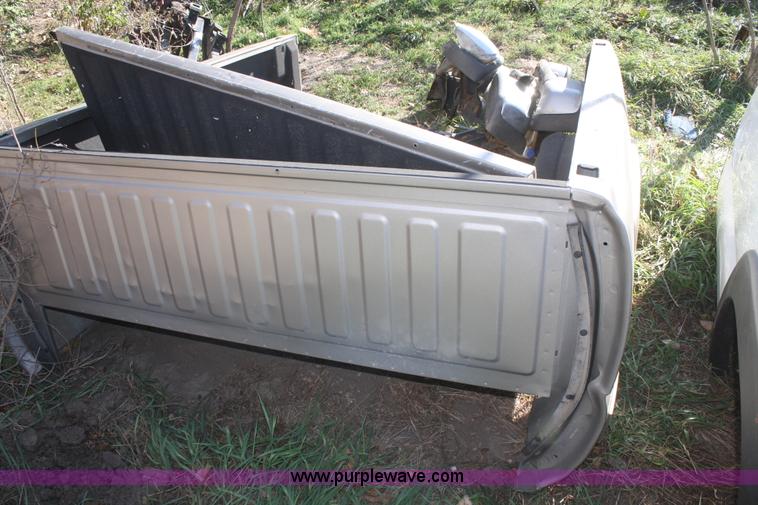 image for item F2514 2005 Chevrolet 2500 long bed truck bed