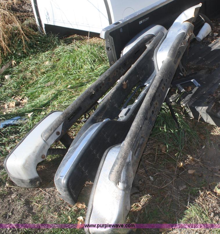 image for item F2514 2005 Chevrolet 2500 long bed truck bed