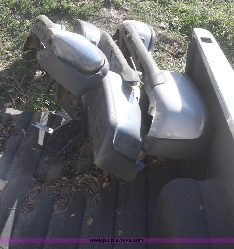 image for item F2514 2005 Chevrolet 2500 long bed truck bed