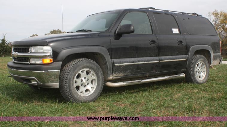 image for item F2516 2001 Chevrolet Suburban K1500 LT SUV