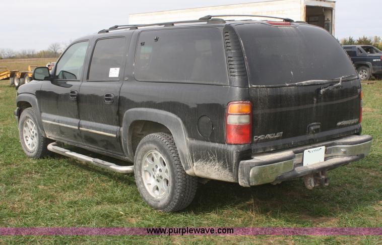 image for item F2516 2001 Chevrolet Suburban K1500 LT SUV