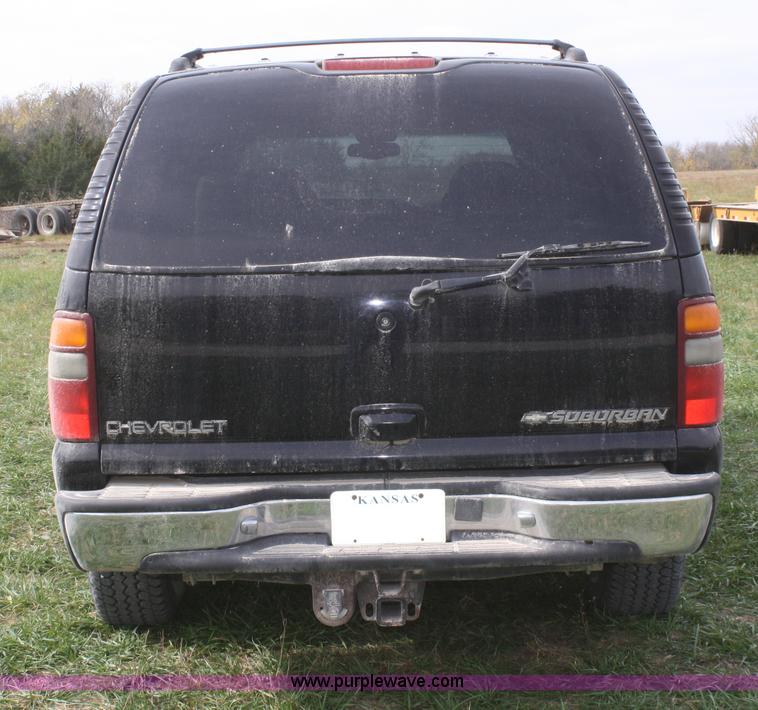 image for item F2516 2001 Chevrolet Suburban K1500 LT SUV