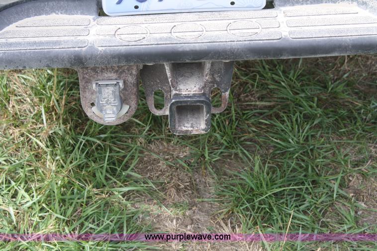 image for item F2516 2001 Chevrolet Suburban K1500 LT SUV