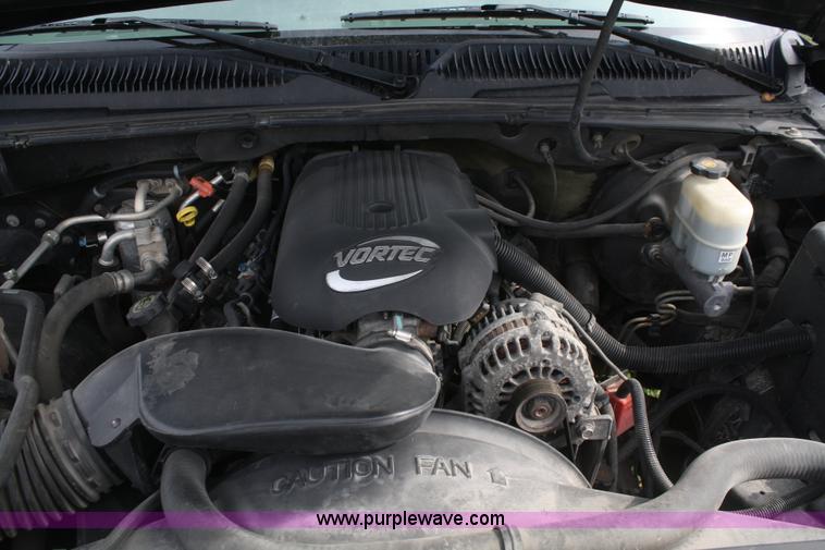 image for item F2516 2001 Chevrolet Suburban K1500 LT SUV