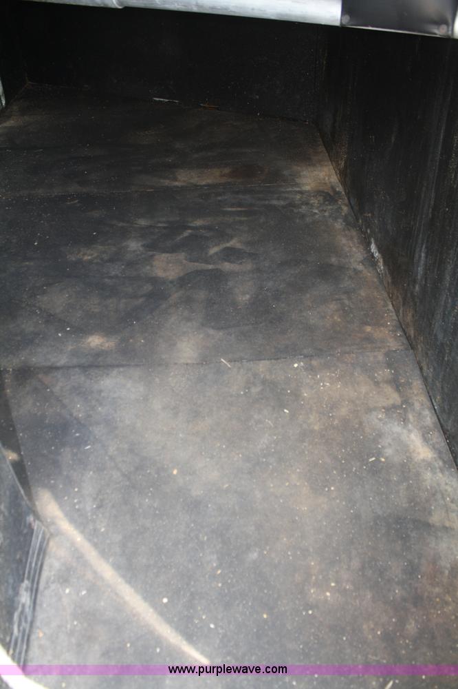 image for item F2519 1999 Sundowner Valuelight 3 horse trailer