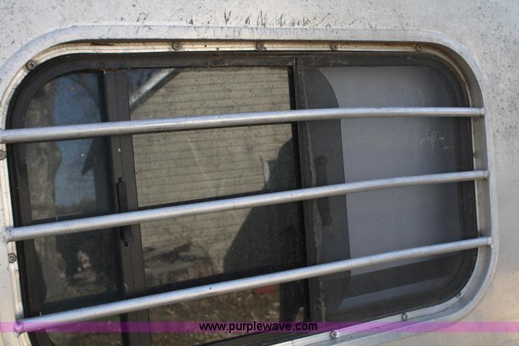 image for item F2519 1999 Sundowner Valuelight 3 horse trailer