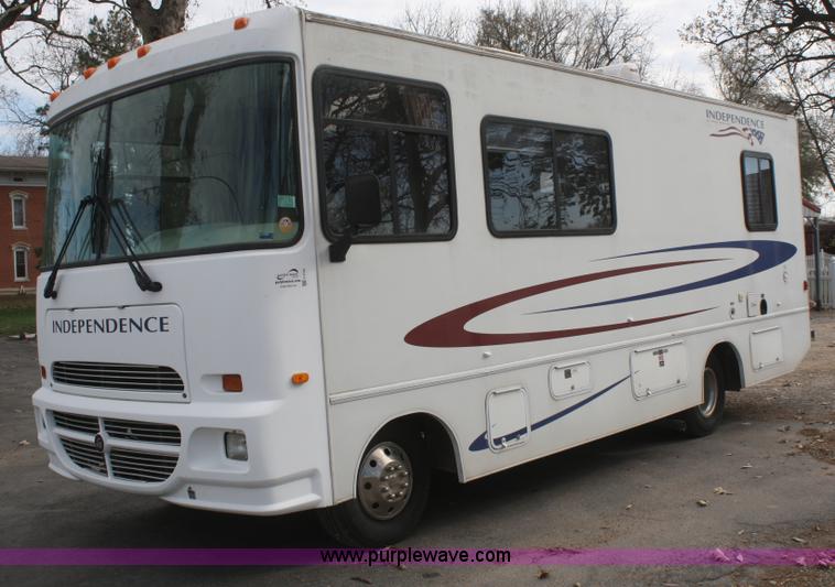 image for item F2740 2003 Gulfstream Independence 24' RV
