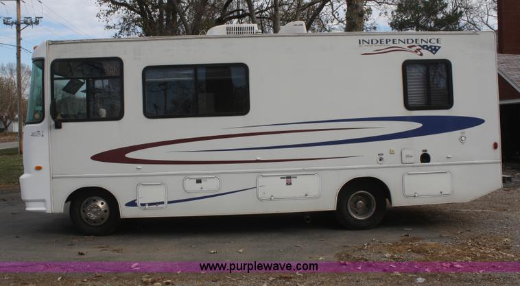 image for item F2740 2003 Gulfstream Independence 24' RV