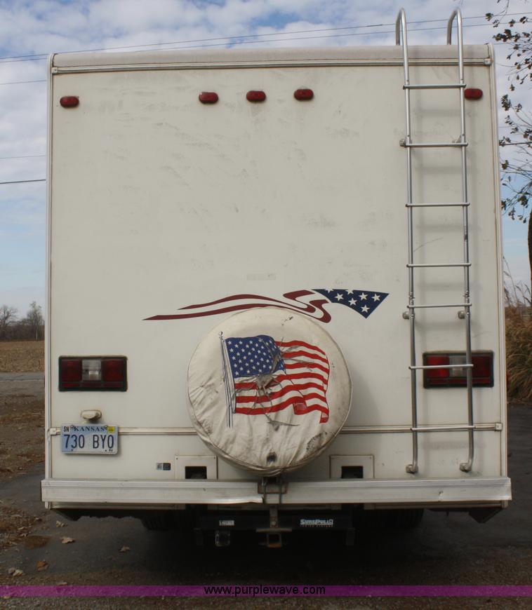 image for item F2740 2003 Gulfstream Independence 24' RV