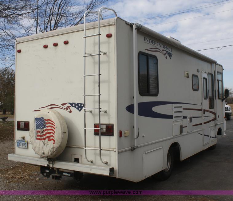 image for item F2740 2003 Gulfstream Independence 24' RV