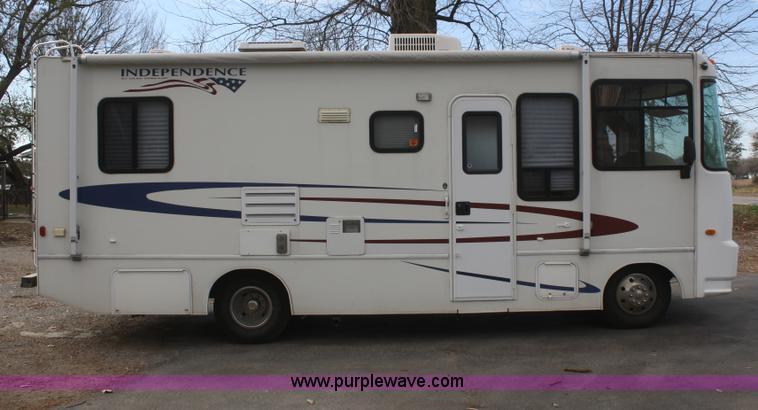 image for item F2740 2003 Gulfstream Independence 24' RV