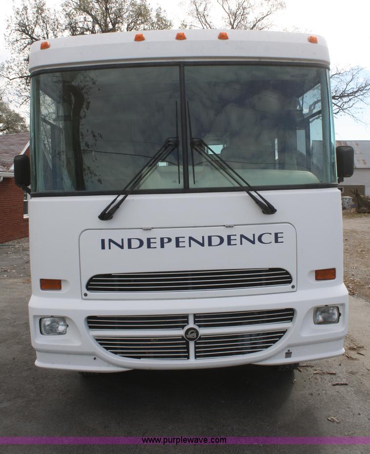 image for item F2740 2003 Gulfstream Independence 24' RV