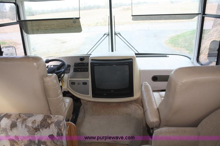 image for item F2740 2003 Gulfstream Independence 24' RV