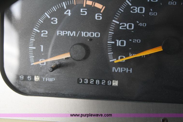 image for item F2740 2003 Gulfstream Independence 24' RV