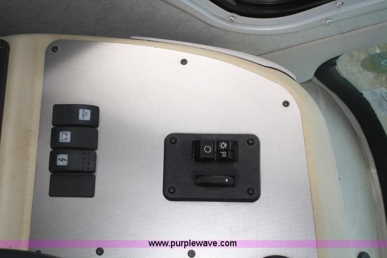 image for item F2740 2003 Gulfstream Independence 24' RV
