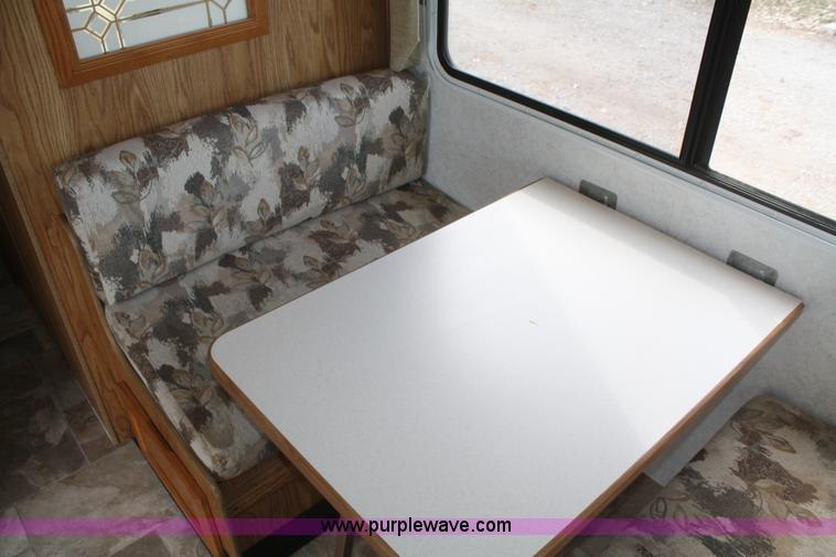 image for item F2740 2003 Gulfstream Independence 24' RV