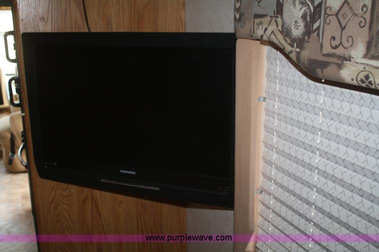 image for item F2740 2003 Gulfstream Independence 24' RV