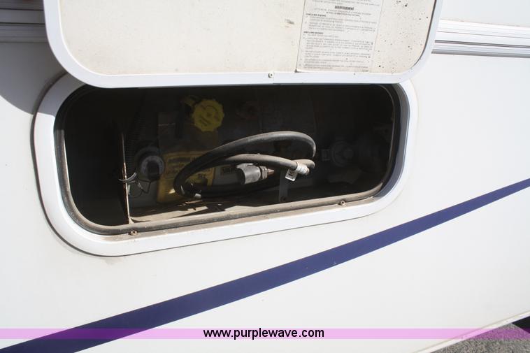 image for item F2740 2003 Gulfstream Independence 24' RV