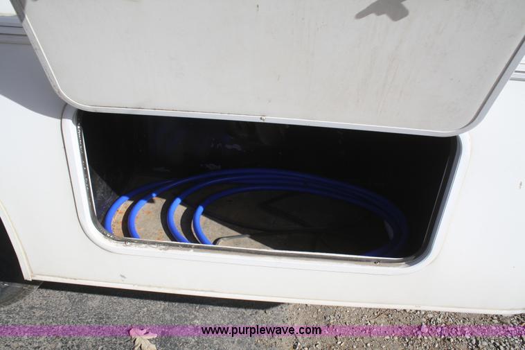 image for item F2740 2003 Gulfstream Independence 24' RV