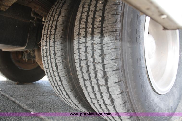 image for item F2740 2003 Gulfstream Independence 24' RV