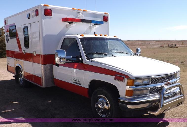 image for item F6215 1991 Chevrolet Silverado C3500 ambulance