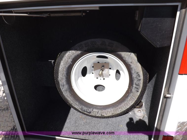 image for item F6215 1991 Chevrolet Silverado C3500 ambulance