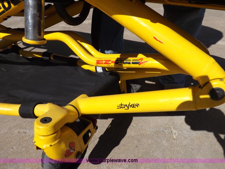 image for item F6215 1991 Chevrolet Silverado C3500 ambulance