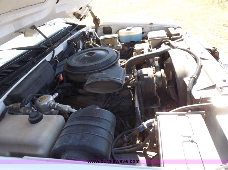 image for item F6215 1991 Chevrolet Silverado C3500 ambulance