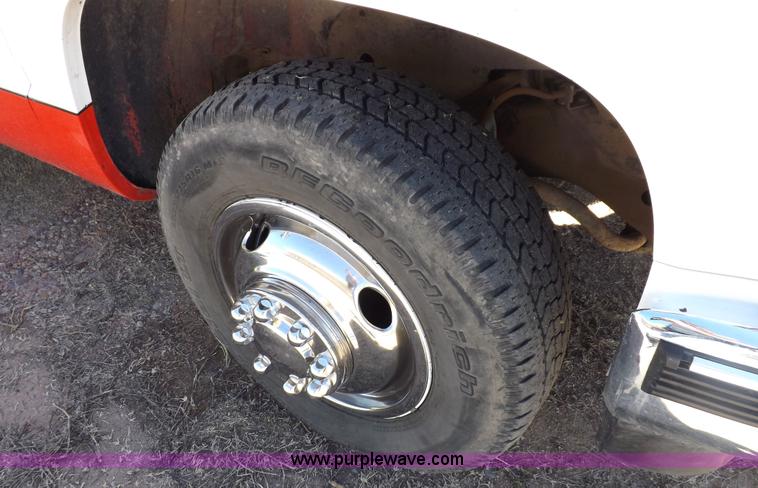 image for item F6215 1991 Chevrolet Silverado C3500 ambulance