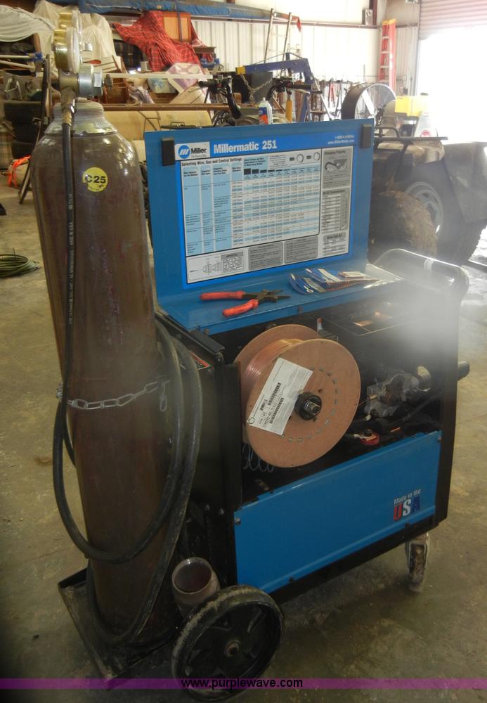 image for item O9513 Miller Millermatic 251 wire welder