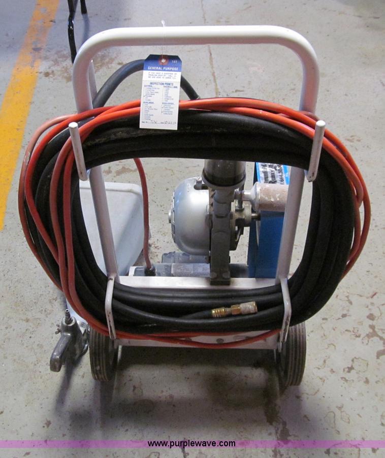 Kraft portable drywall texture machine in Bloomfield, IA Item R9028 sold Purple Wave