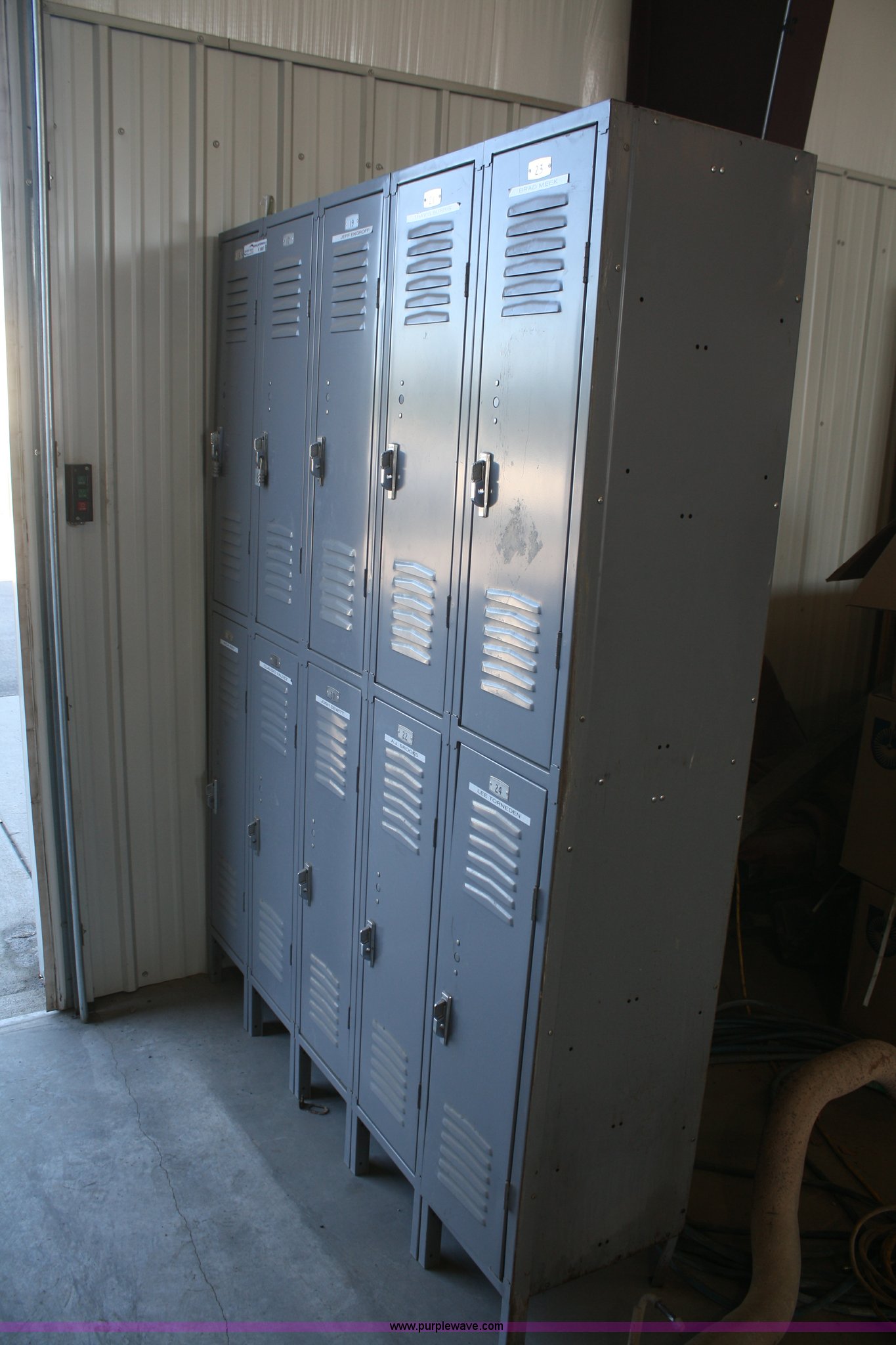 (10) lockers in Lawrence, KS Item K9887 sold Purple Wave