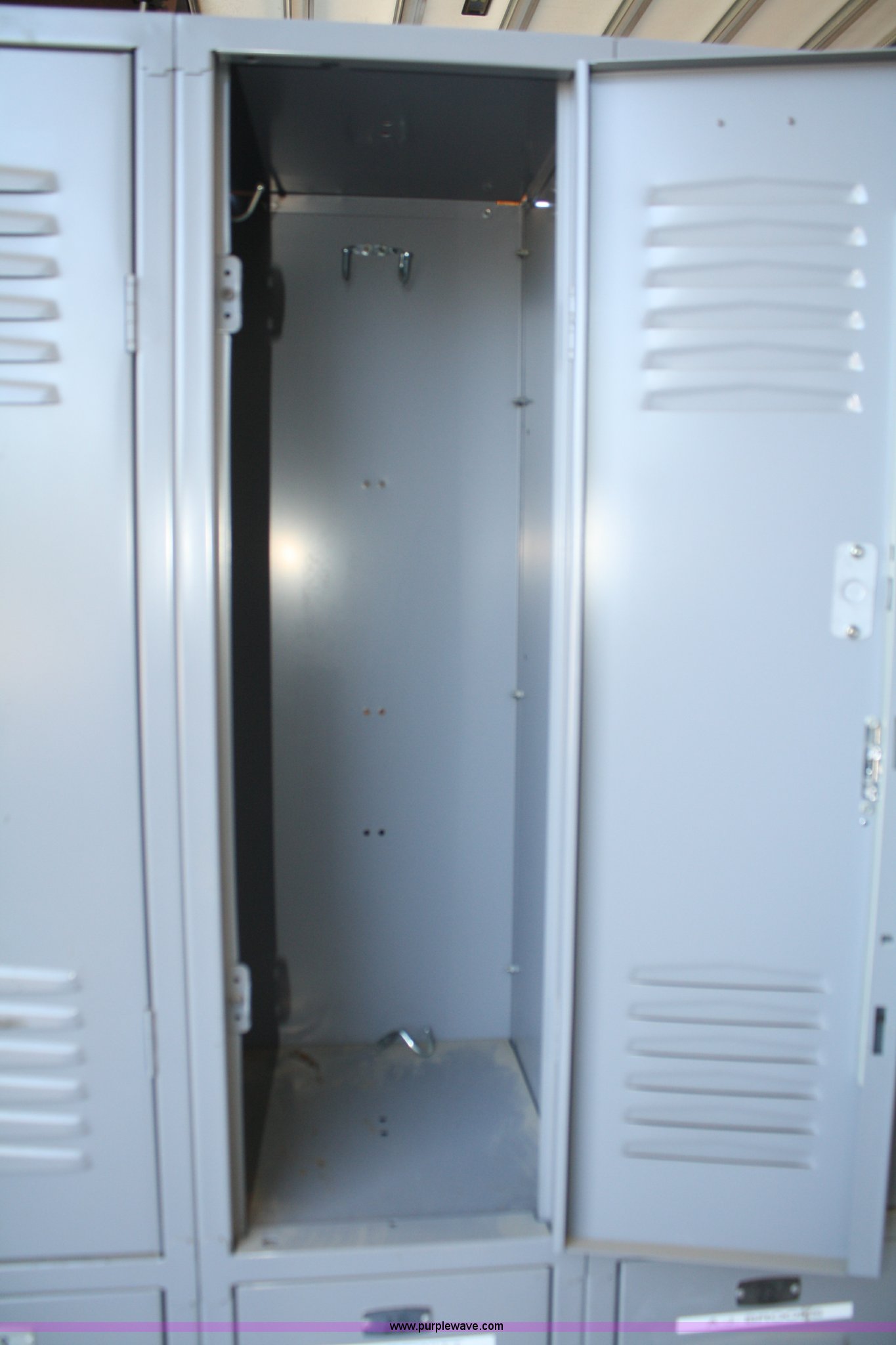 (10) lockers in Lawrence, KS Item K9887 sold Purple Wave