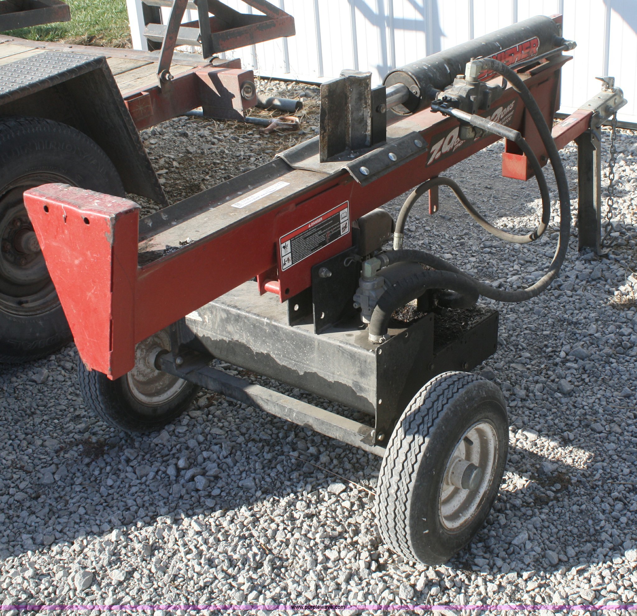 Swisher 22 ton log splitter in Sabetha, KS Item U9693 sold Purple Wave