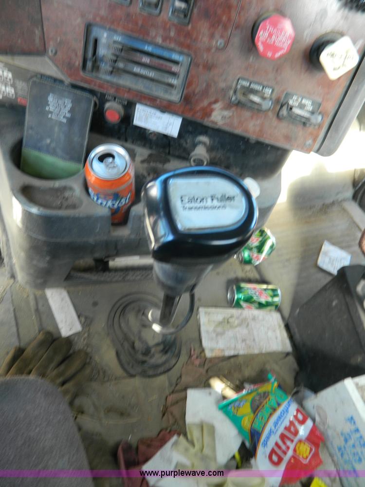 image for item B3978 1995 International 9400 vacuum truck