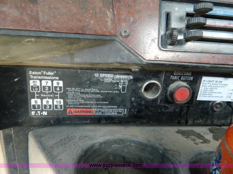 image for item B3978 1995 International 9400 vacuum truck