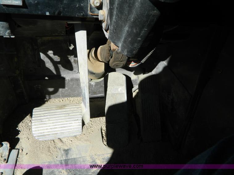 image for item B3978 1995 International 9400 vacuum truck