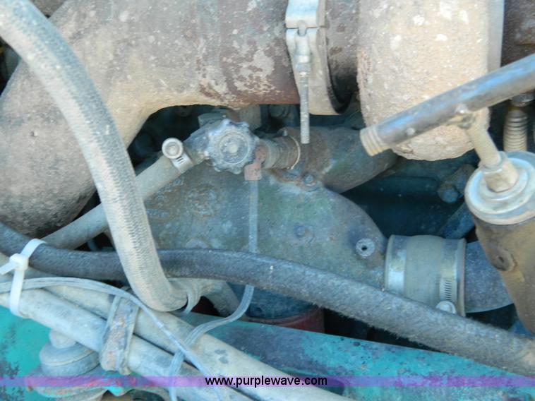 image for item B3978 1995 International 9400 vacuum truck