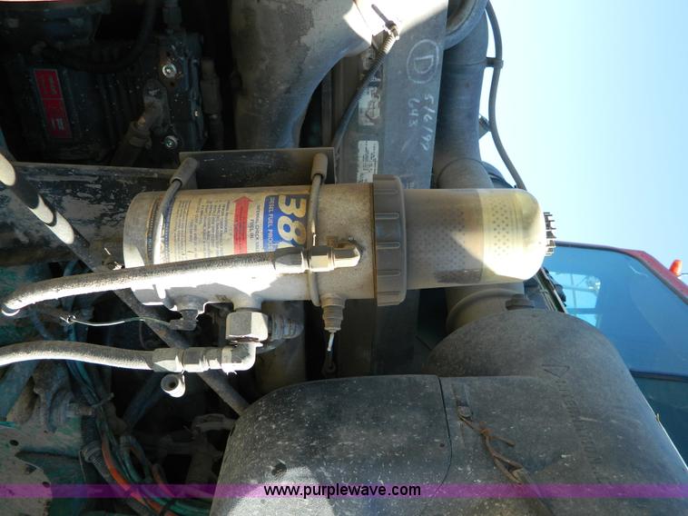 image for item B3978 1995 International 9400 vacuum truck