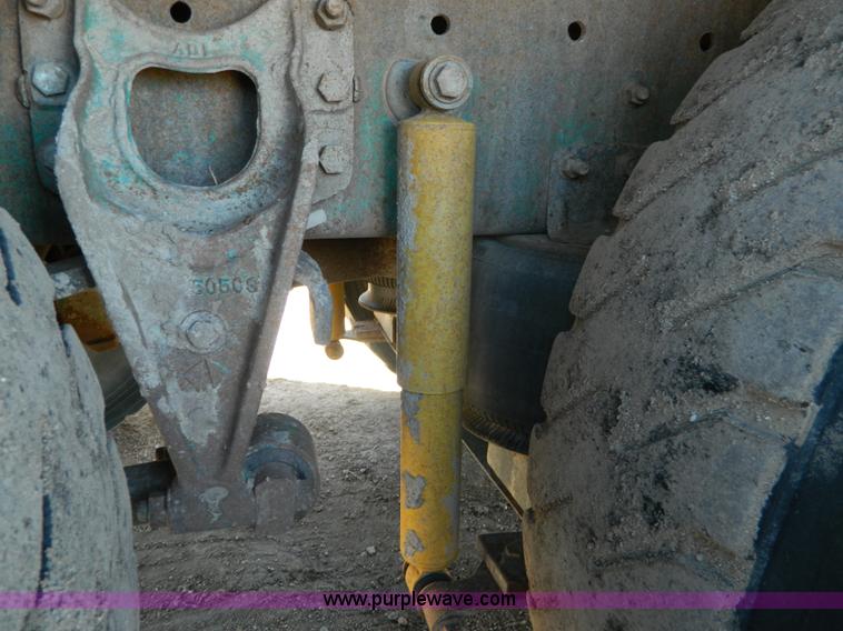 image for item B3978 1995 International 9400 vacuum truck