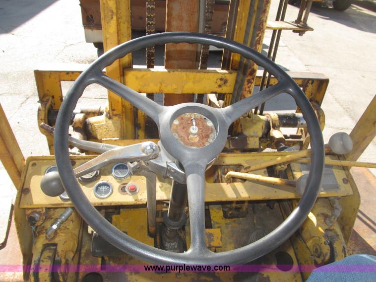 image for item B5256 Clark Lift CHY120D forklift