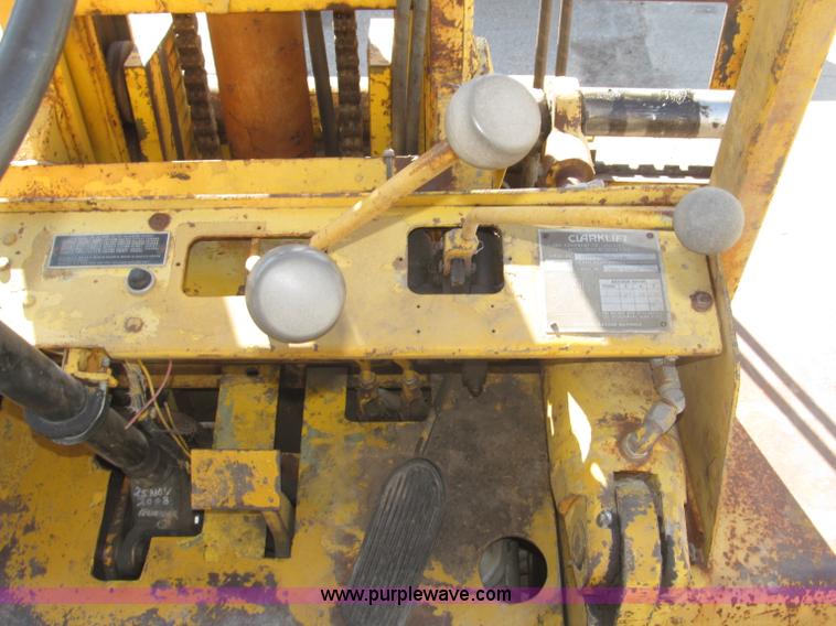 image for item B5256 Clark Lift CHY120D forklift