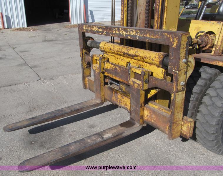 image for item B5256 Clark Lift CHY120D forklift