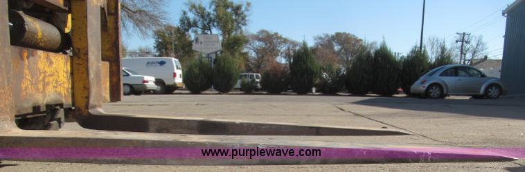 image for item B5256 Clark Lift CHY120D forklift