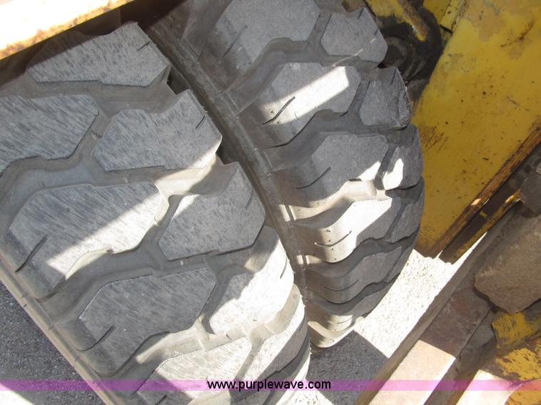 image for item B5256 Clark Lift CHY120D forklift