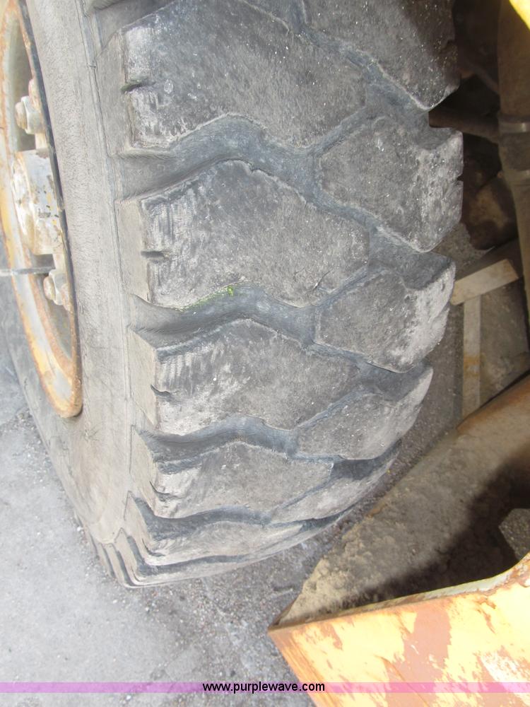 image for item B5256 Clark Lift CHY120D forklift