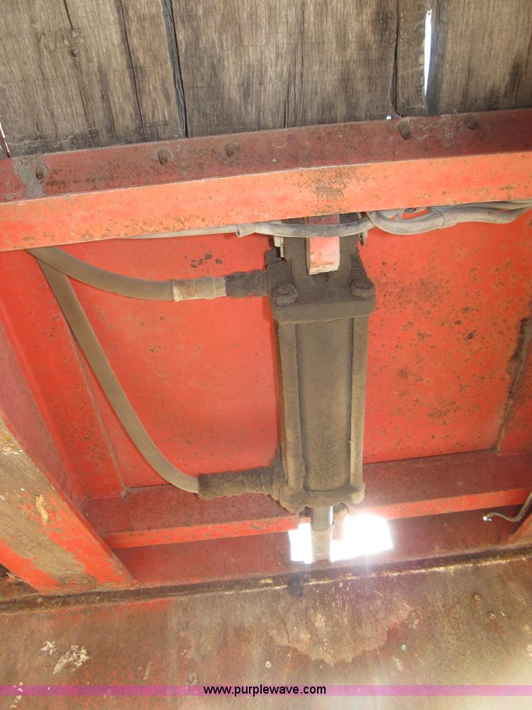 image for item B5258 1999 Evaco Superline 20T 24' tilt trailer