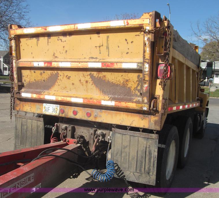 image for item B5259 1997 GMC C8500 dump truck