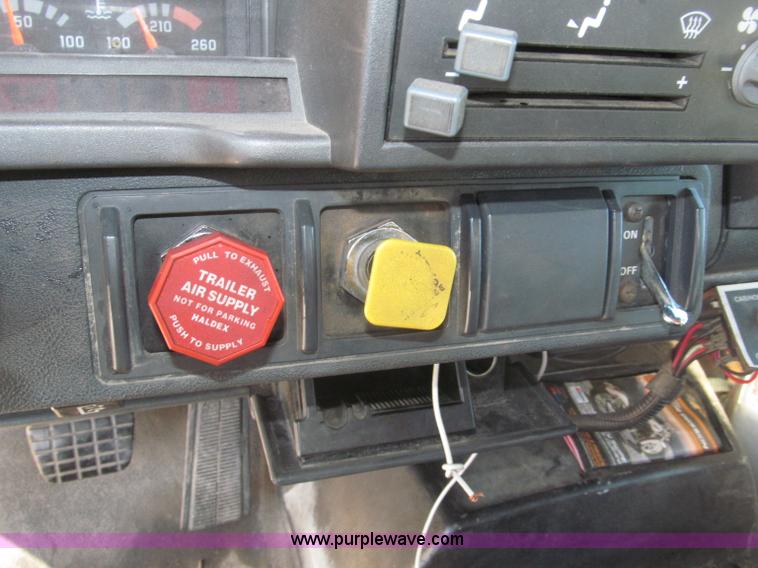 image for item B5259 1997 GMC C8500 dump truck