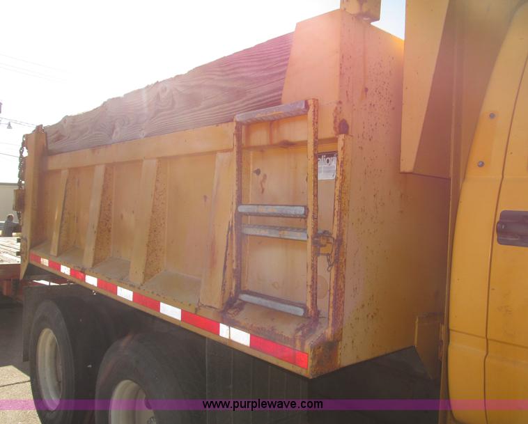 image for item B5259 1997 GMC C8500 dump truck